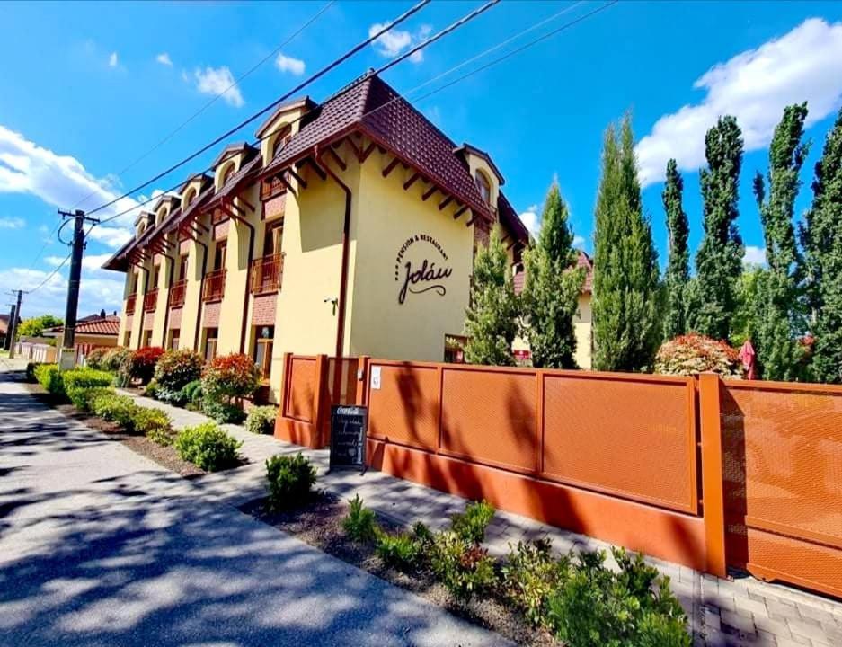 Jolan Pension & Restaurant Cicov Luaran gambar