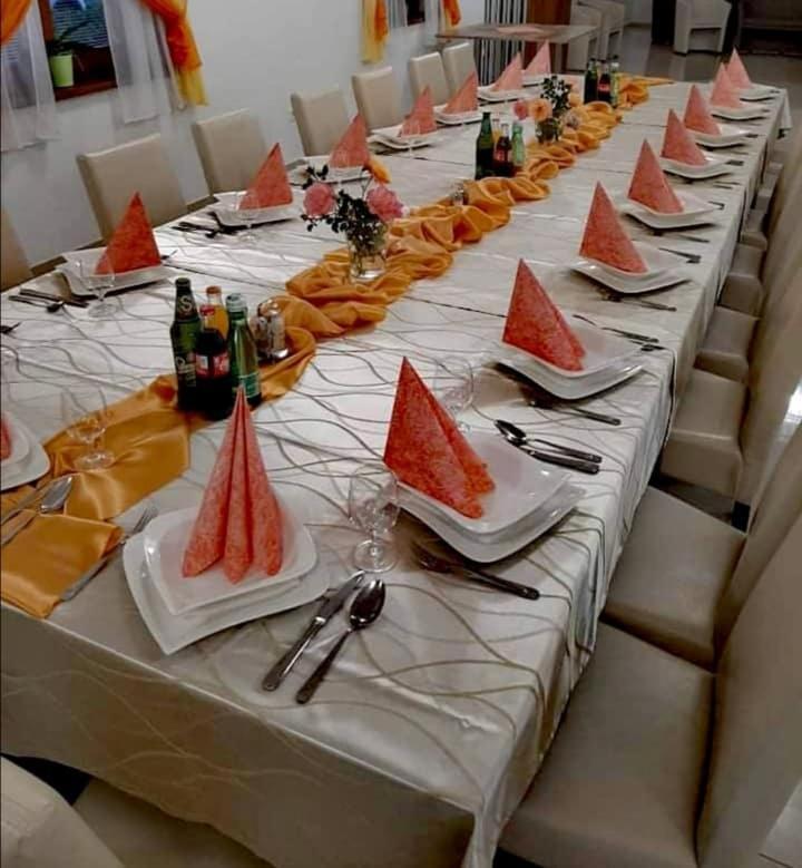 Jolan Pension & Restaurant Cicov Luaran gambar