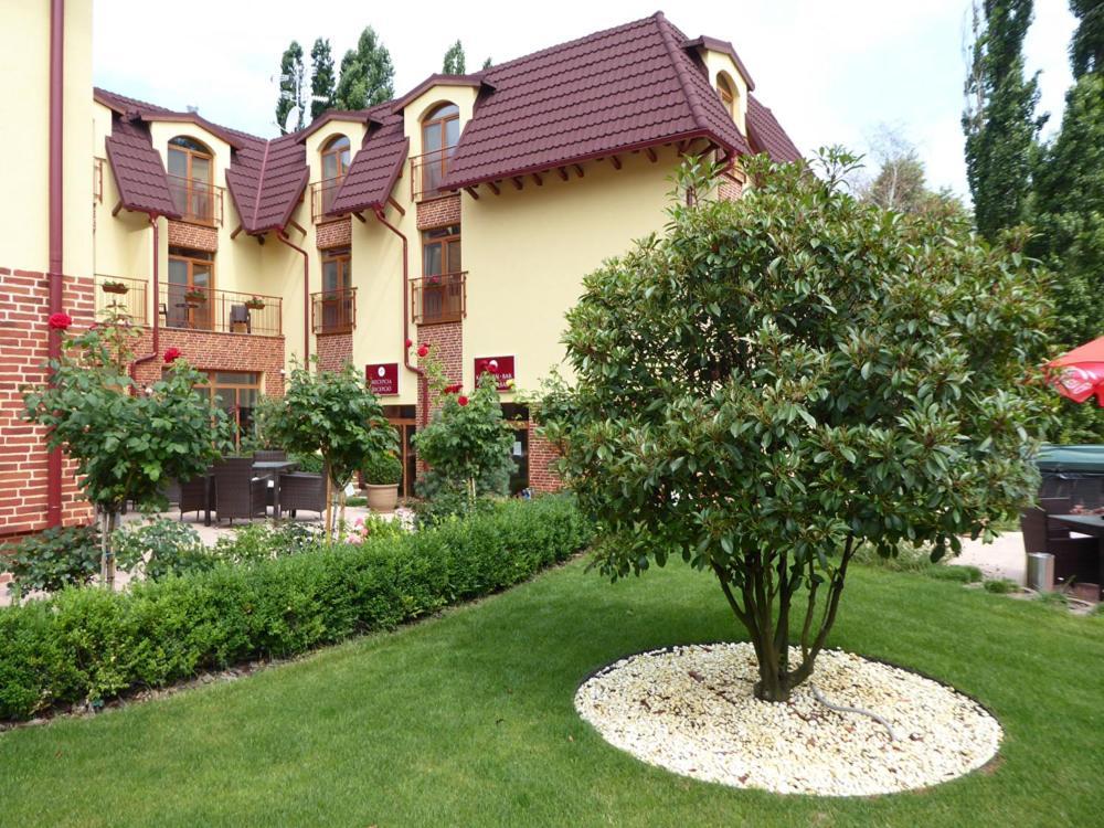 Jolan Pension & Restaurant Cicov Luaran gambar