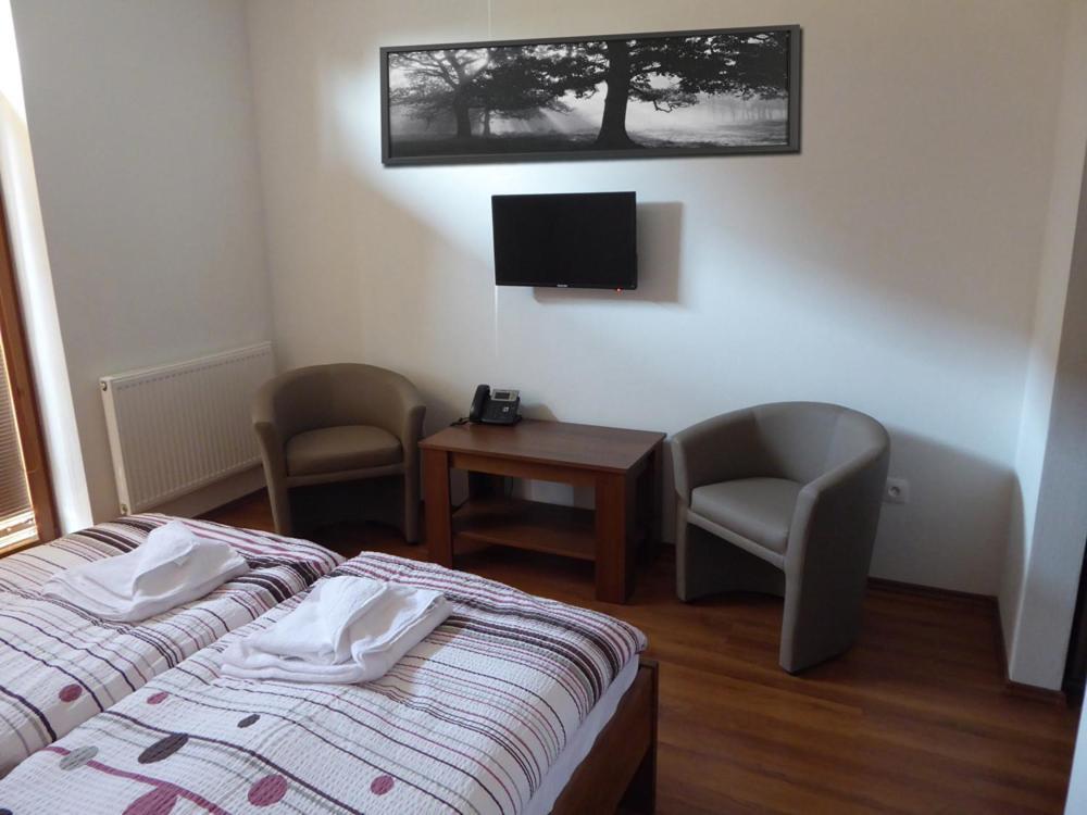 Jolan Pension & Restaurant Cicov Luaran gambar