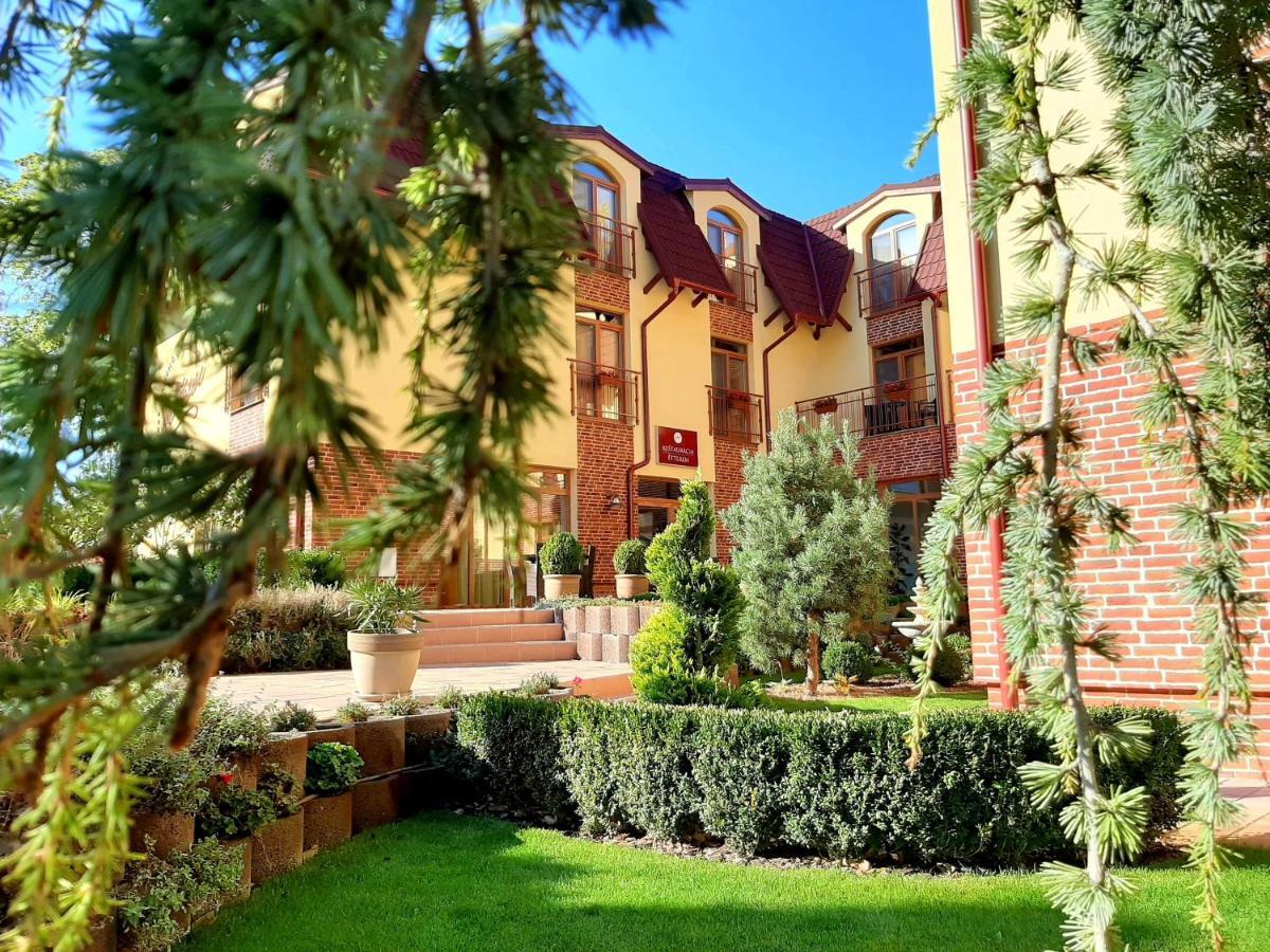 Jolan Pension & Restaurant Cicov Luaran gambar