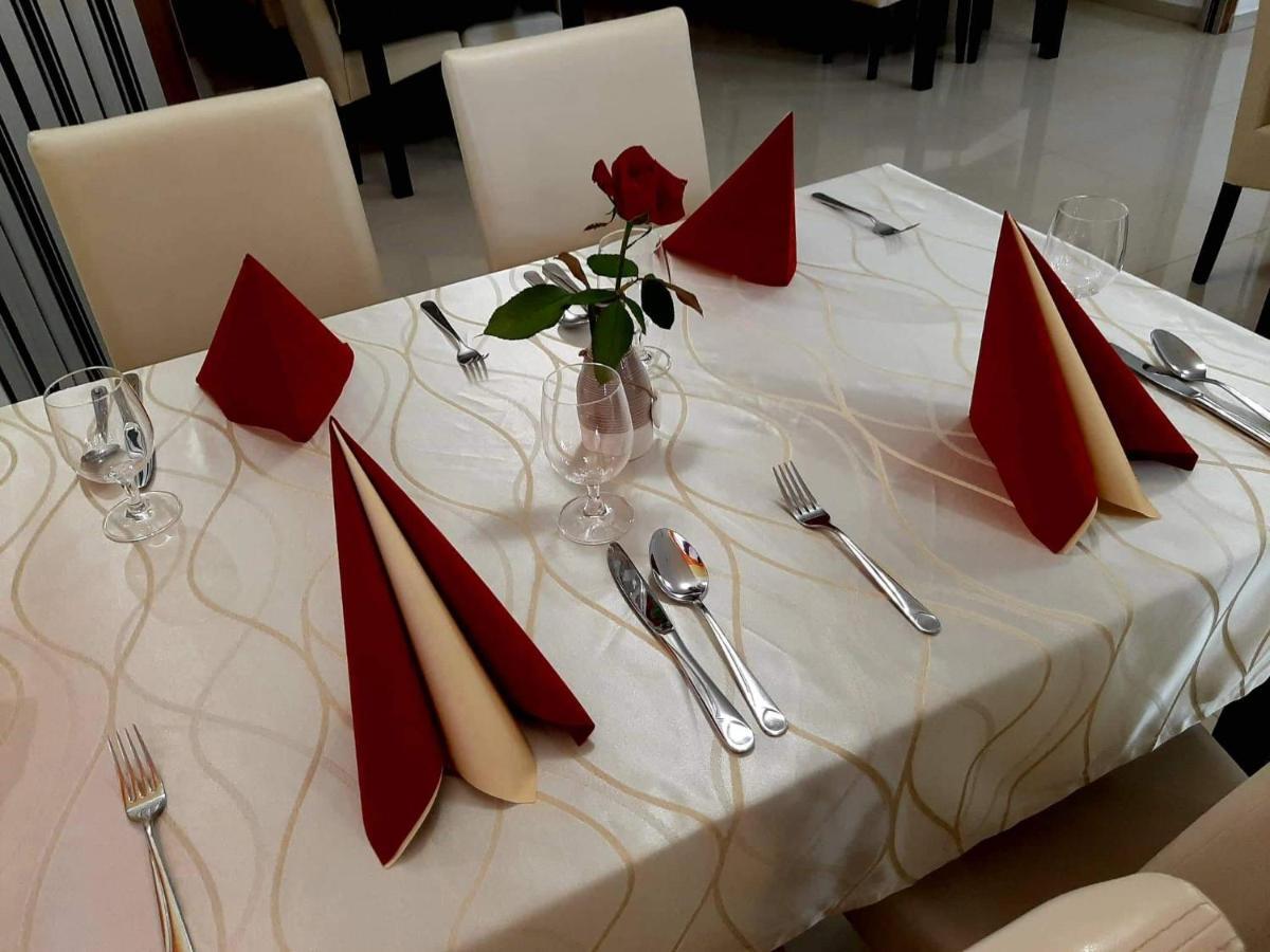 Jolan Pension & Restaurant Cicov Luaran gambar