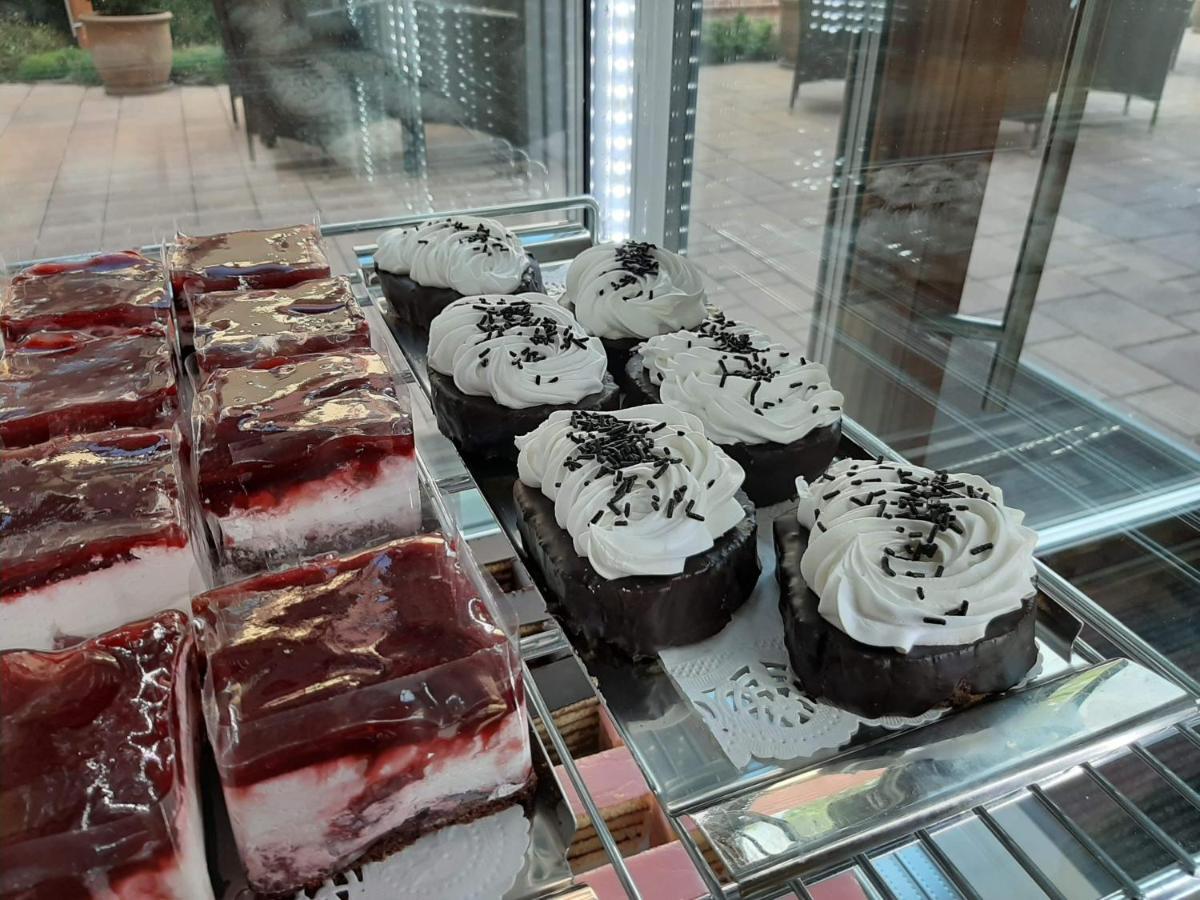 Jolan Pension & Restaurant Cicov Luaran gambar
