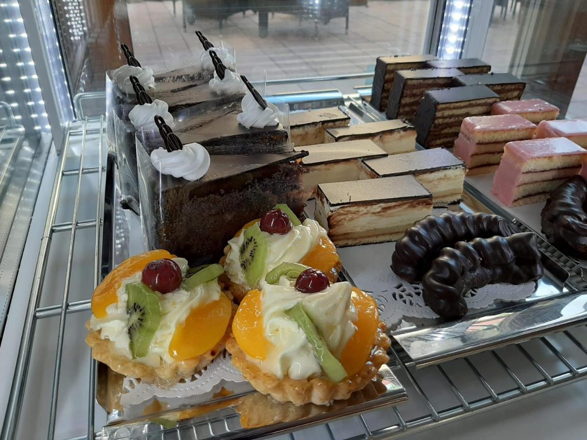 Jolan Pension & Restaurant Cicov Luaran gambar