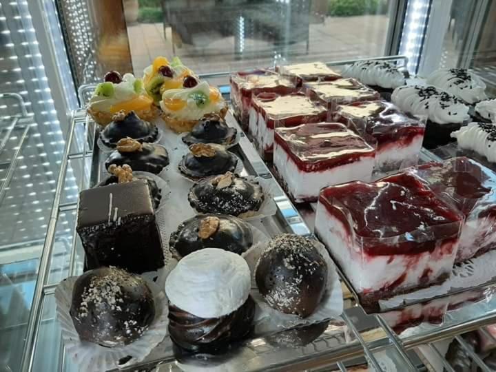 Jolan Pension & Restaurant Cicov Luaran gambar